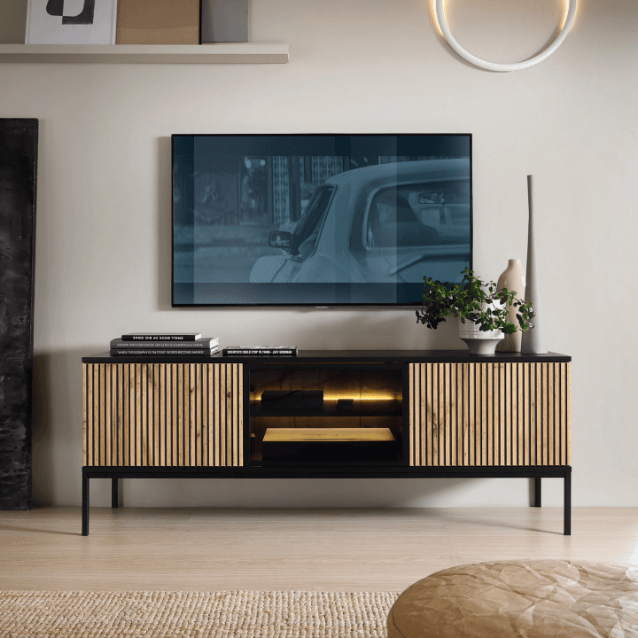 Szafka RTV Royal 154 cm z LED – Czarna Nowoczesna z Przeszkleniem do Stylowego Salonu - zdjęcie 2